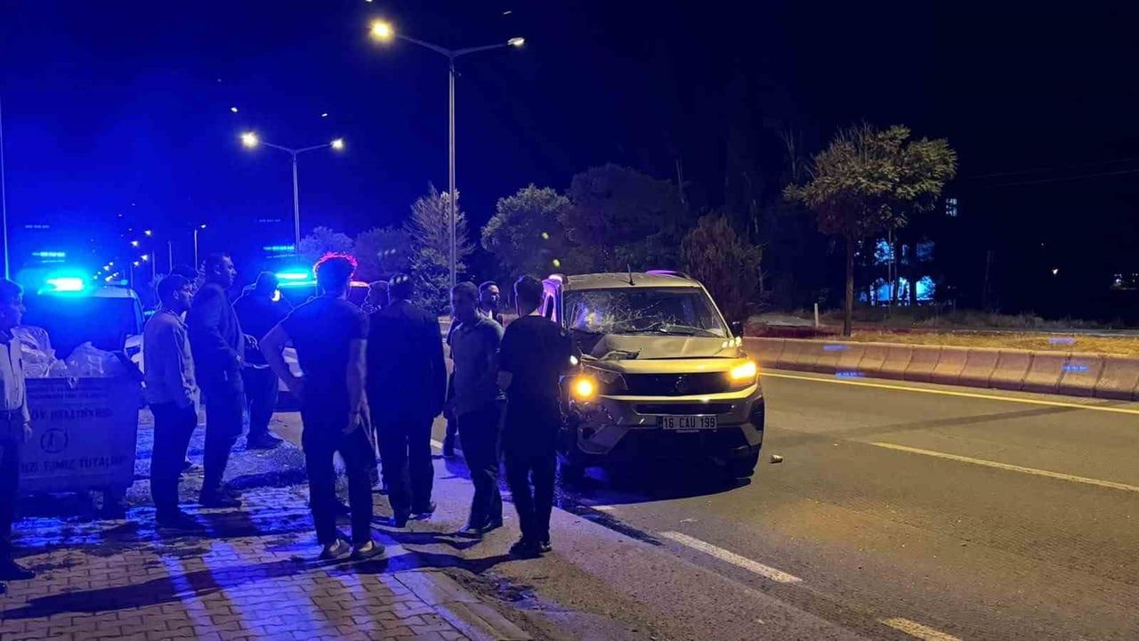 Hasköy önünde araç çarpışması: otomobil sürücüsü hafif yaralandı