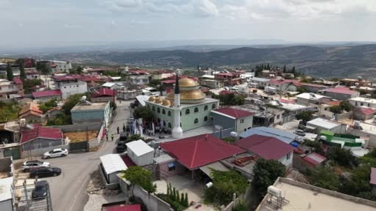 Hatay'da asrın felaketinin ardından 135'inci cami ibadete açıldı