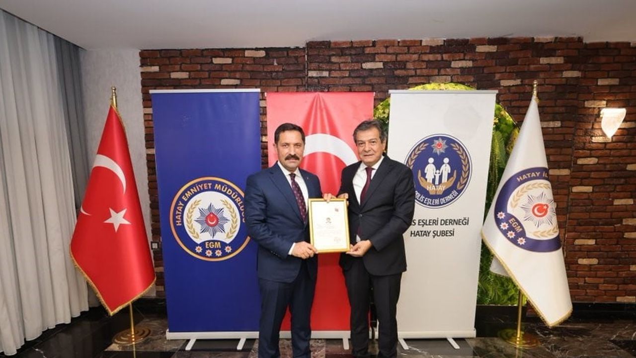 Hatay protokolünden Rüştü Yılmaz’a vefa: veda yemeğinde teşekkürler