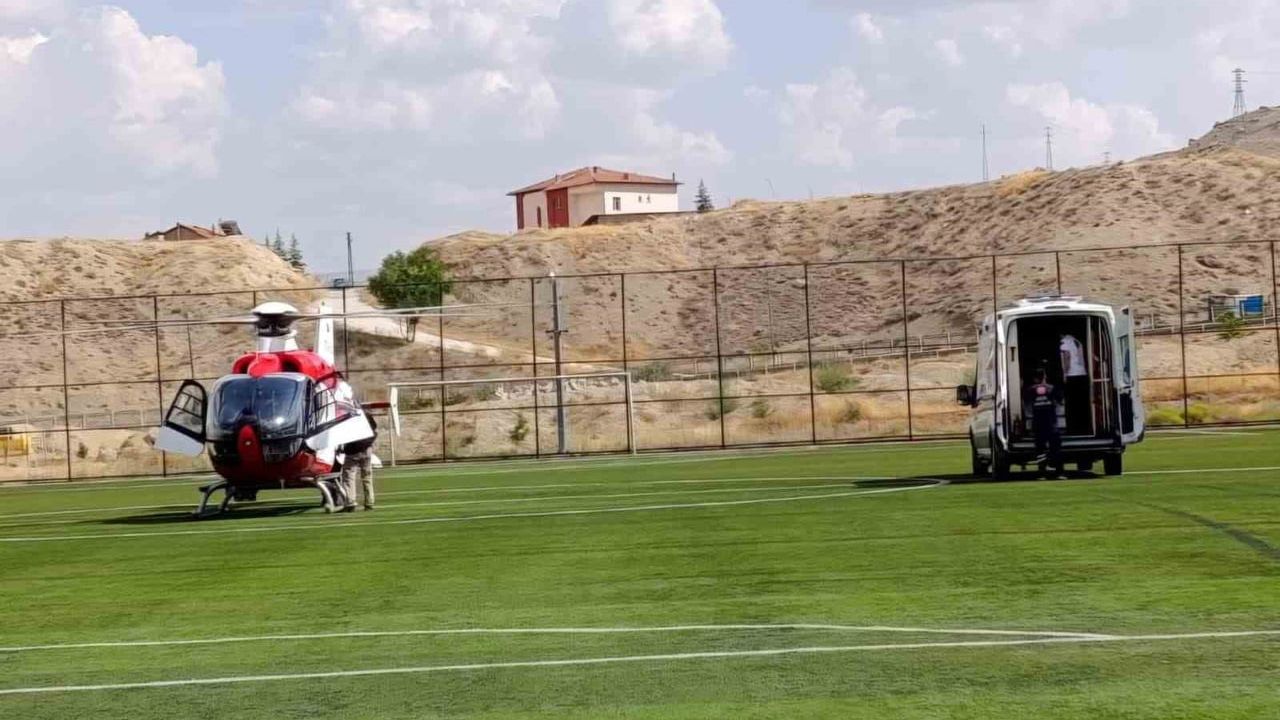 Hava ambulansıyla Malatya’ya sevk edilen 48 yaşındaki hasta tedaviye alındı