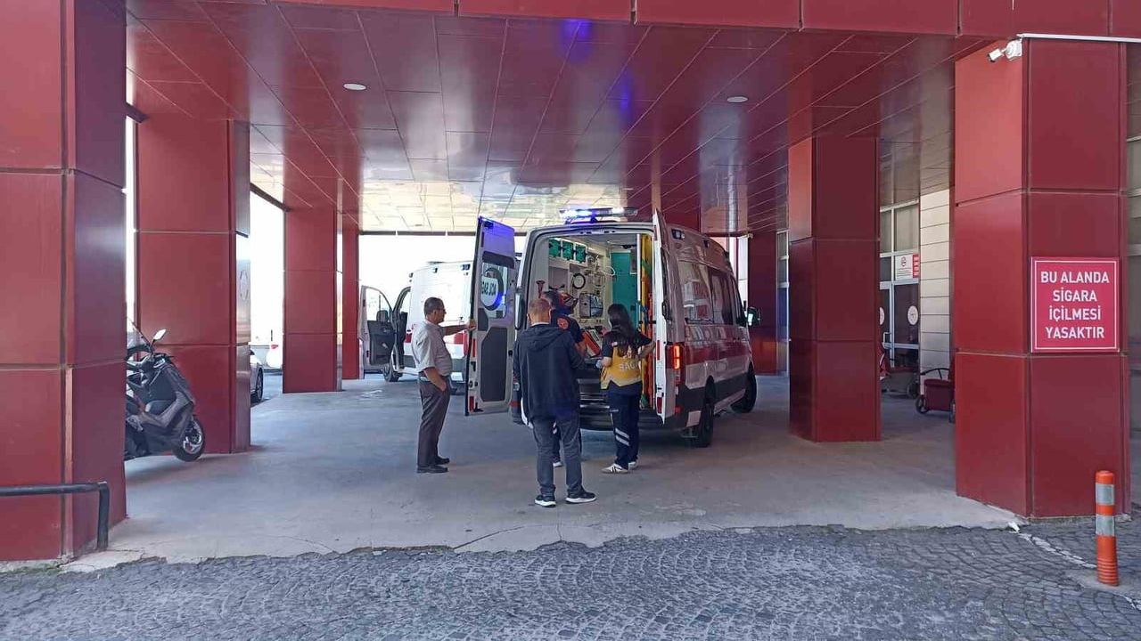 Havza-ladik hattında şarampole devrilen otomobil: aynı aileden bir kişi hayatını kaybetti