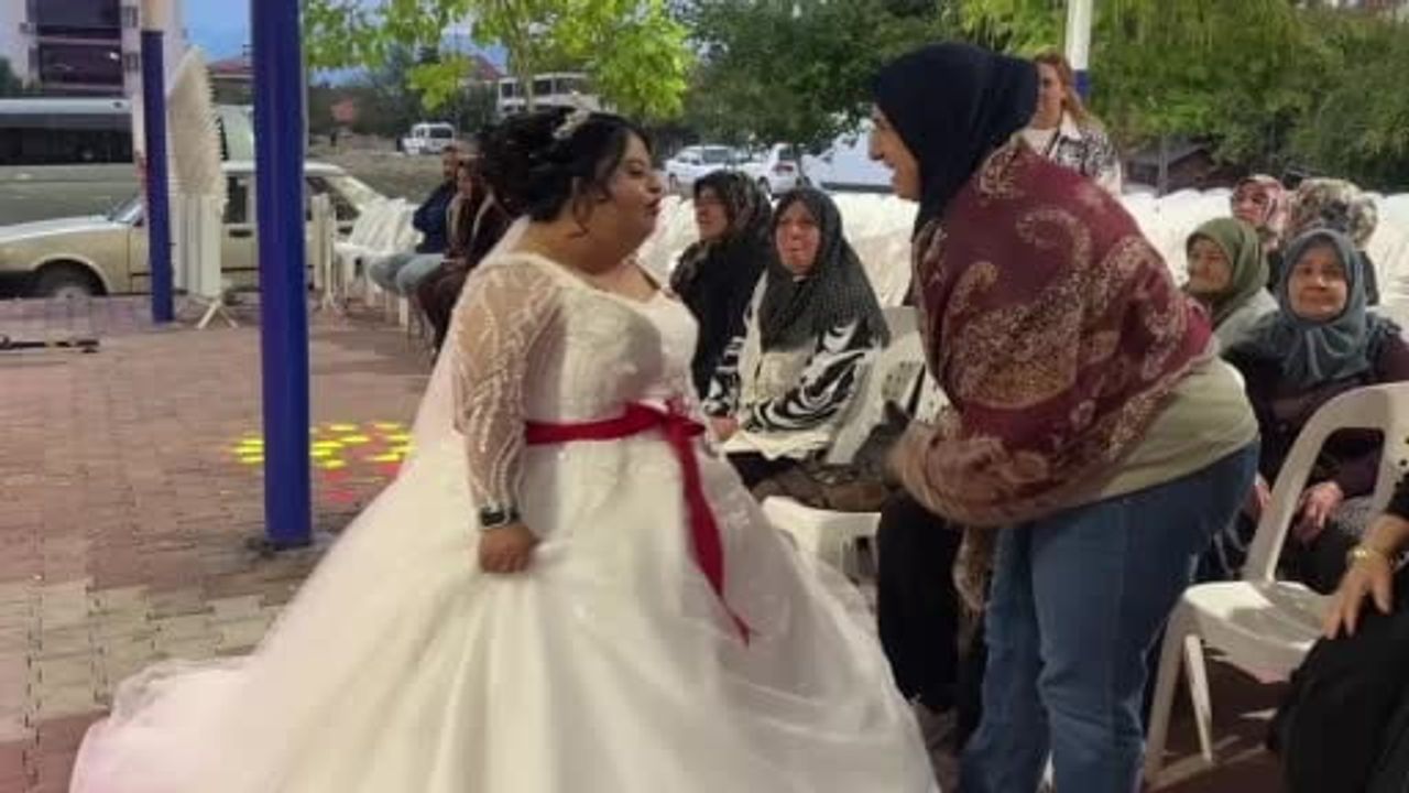 Hayal gerçek oldu: Elif'in temsili düğününde duygusal anlar
