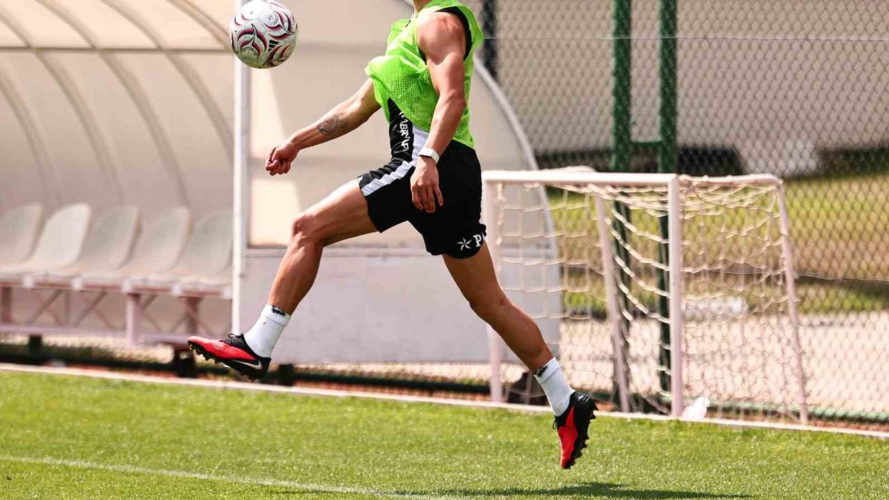 Hazırlık provası gibi geçen idmanla Beşiktaş derbiye kilitlendi