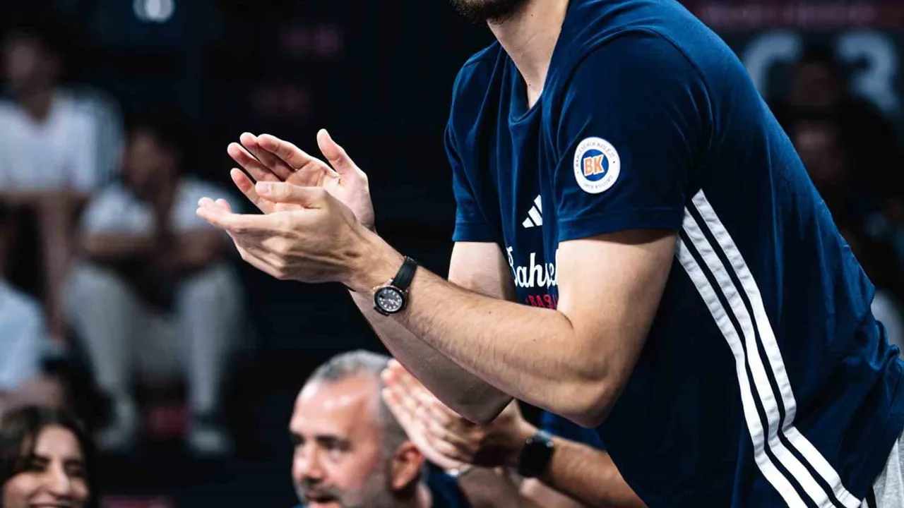 Hedef EuroCup'ta kupayı kaldırmak: Kenan Sipahi iddialı