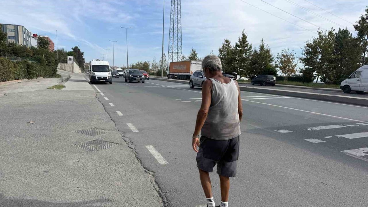 Her gün 30 kilometre yürüyen 68 yaşındaki Avcılarlı 'Forrest Gump'