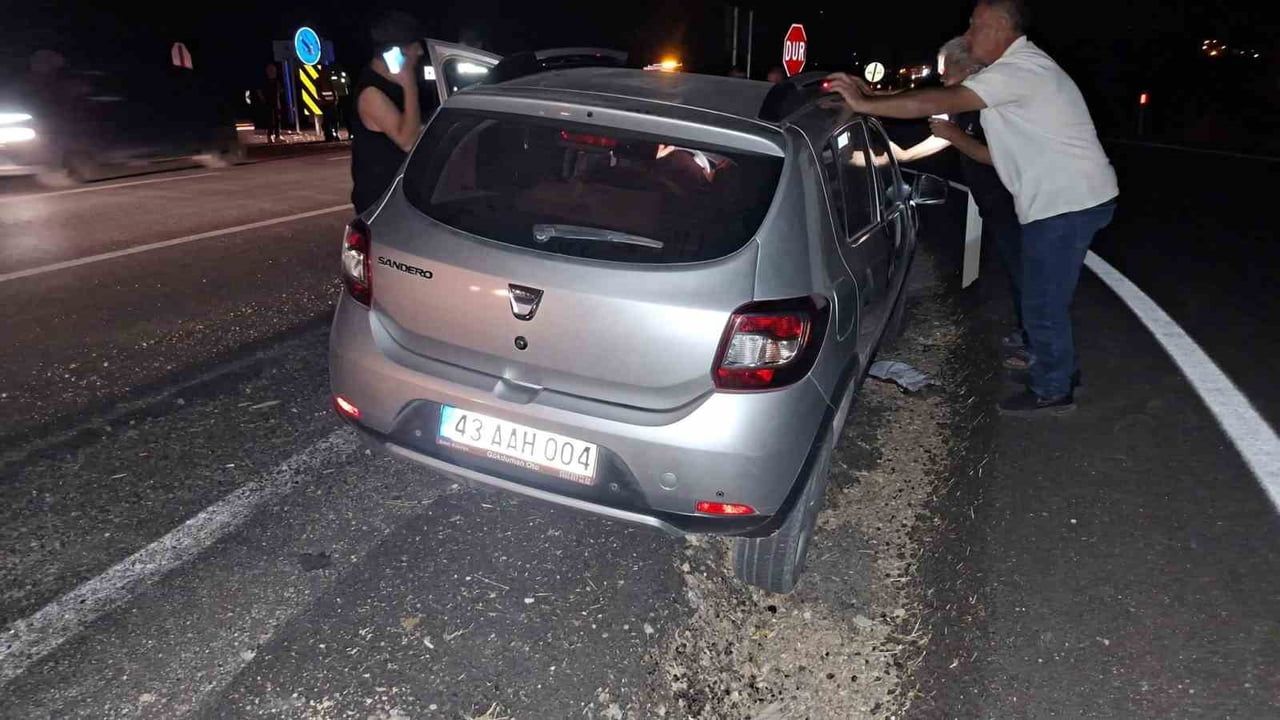 Hisarcık çevreyolu kavşağında çarpışma: sürücü ve yolcu hastaneye kaldırıldı