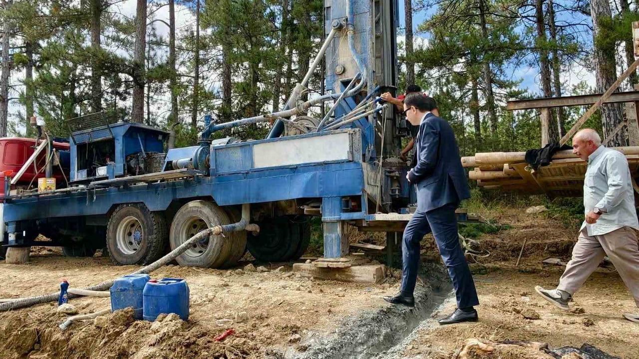 Hisarcık'ta Aşağı Yoncaağaç köyüne su sağlamak için sondajlar devam ediyor