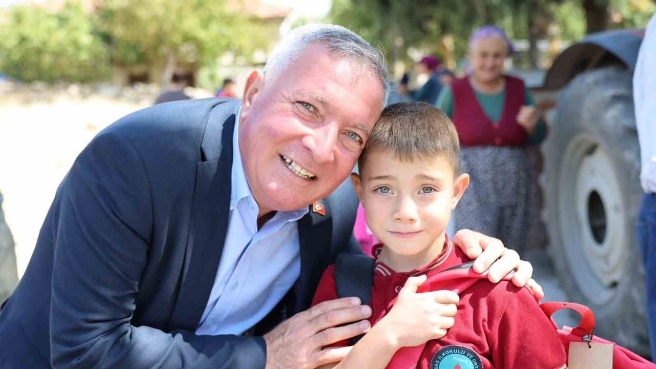 Honaz'ta yeni eğitim yılına 800 çanta ile destek