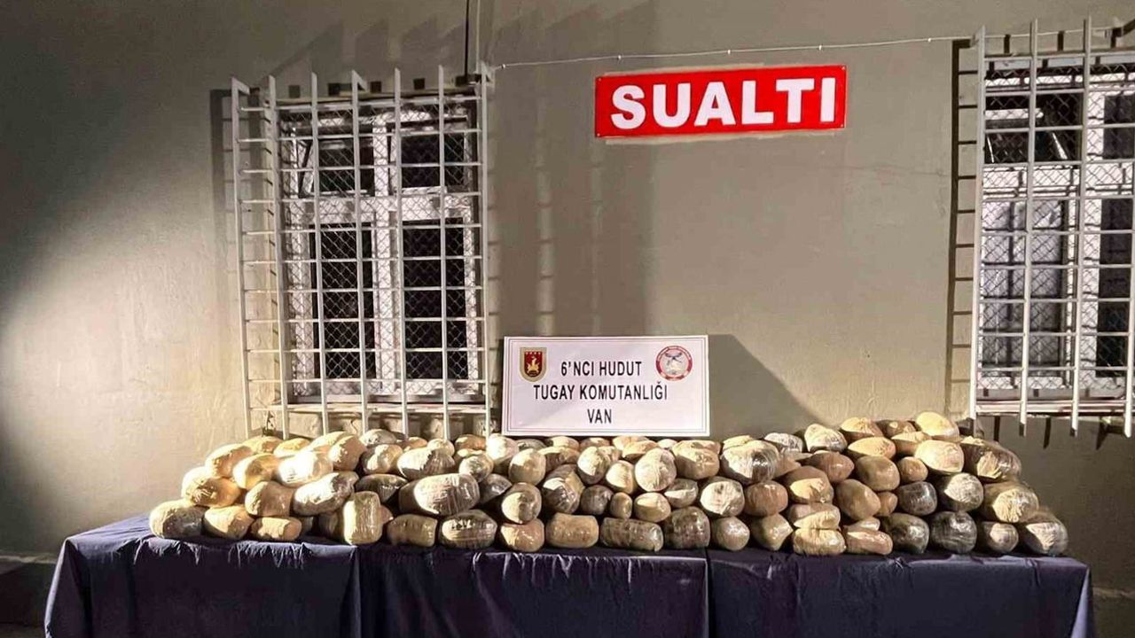 Hudut kartalları Van sınır hattında 412 bin 741 gram uyuşturucu ele geçirdi