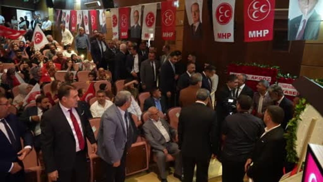 Hüseyin Ateş yeniden güven oyu aldı: MHP Iğdır'da tek adayla devam