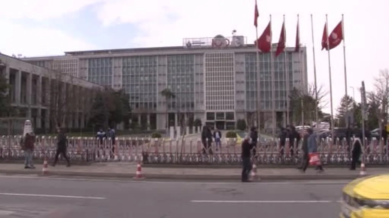 İBB soruşturmasında altı şüpheli tutuklandı, yedi kişi hakkında tutuklama talebiyle işlem yapıldı