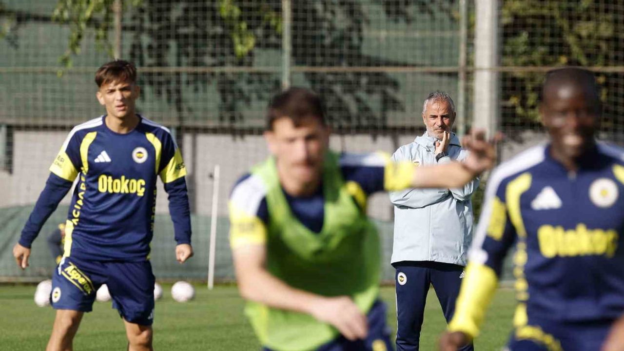 İdman temposu arttı: Fenerbahçe Çaykur Rizespor maçı öncesi saha ve salonda çalıştı