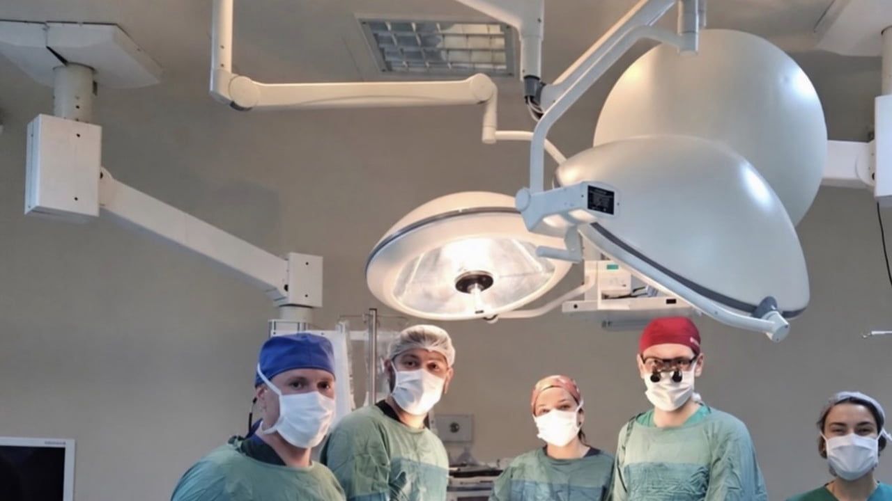 Iğdır'da nöromonitörle ses telleri korunarak yapılan tiroid ameliyatı