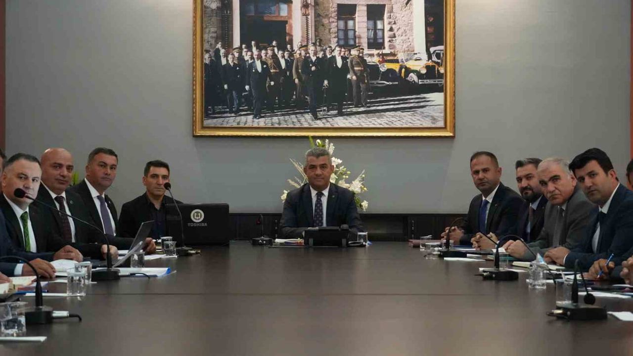 İlçe millî eğitim müdürleri Erzurum'da bir araya geldi