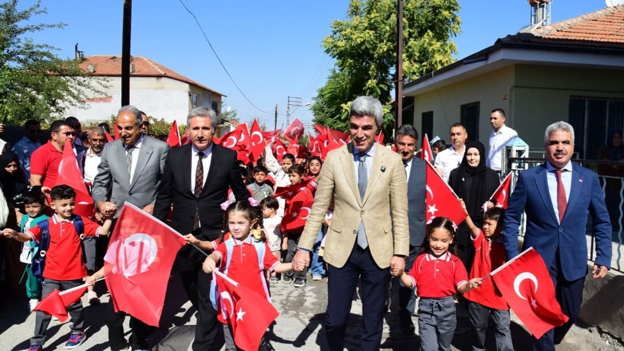 İlk günün heyecanıyla Malatya'da okula uyum haftası başladı