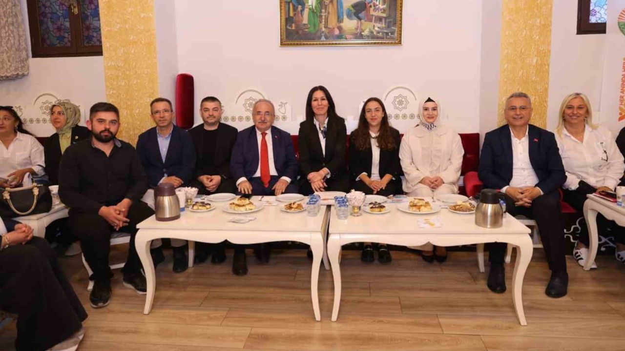 İlkadım’da saha buluşmaları: muhtarlar, STK temsilcileri ve esnafla temas