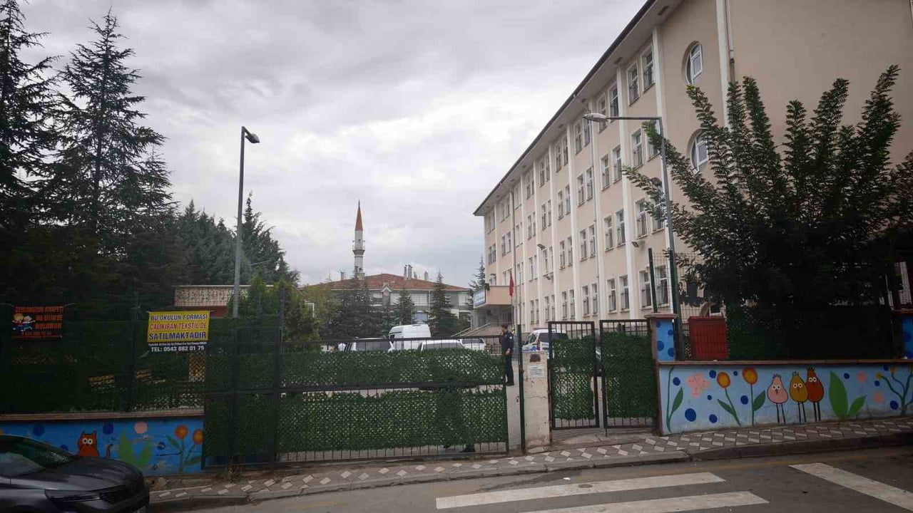 İlkokul bahçesinde çıkan boşanma tartışması kadının ölümüne yol açtı