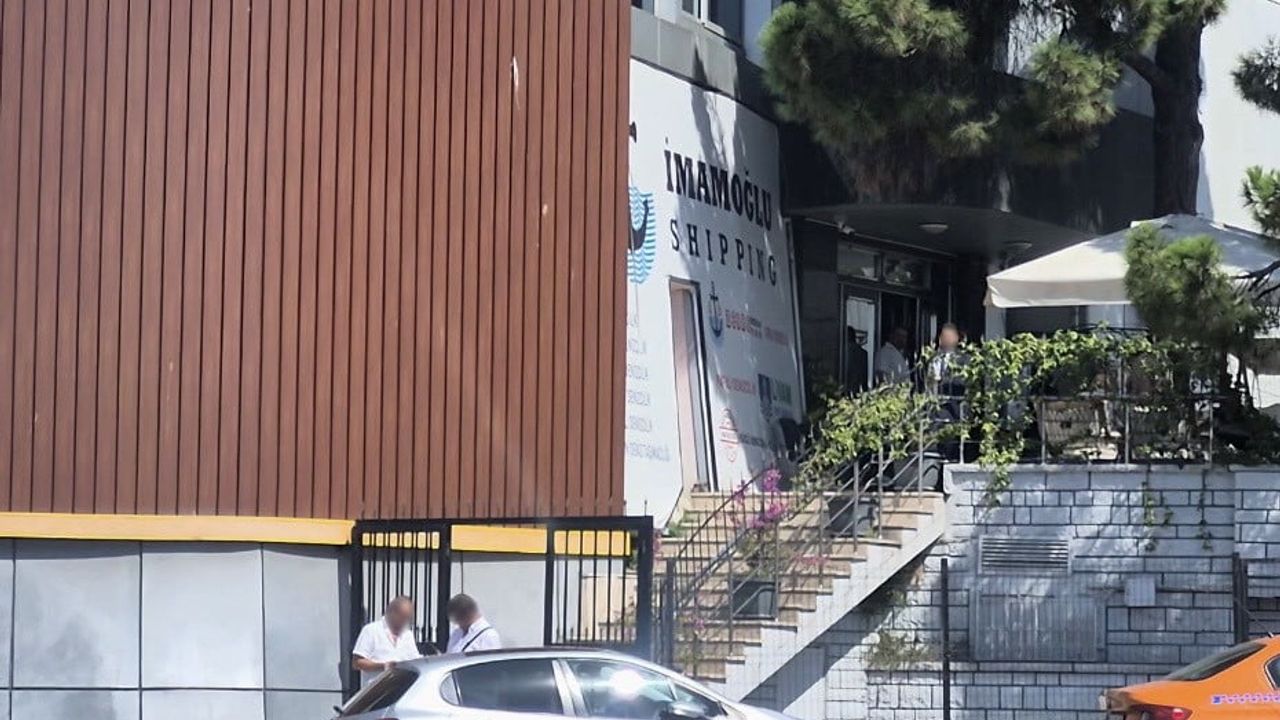 İmamoğlu gemicilik önünde bekleyiş ve kayıp geminin akıbetine dair belirsizlik