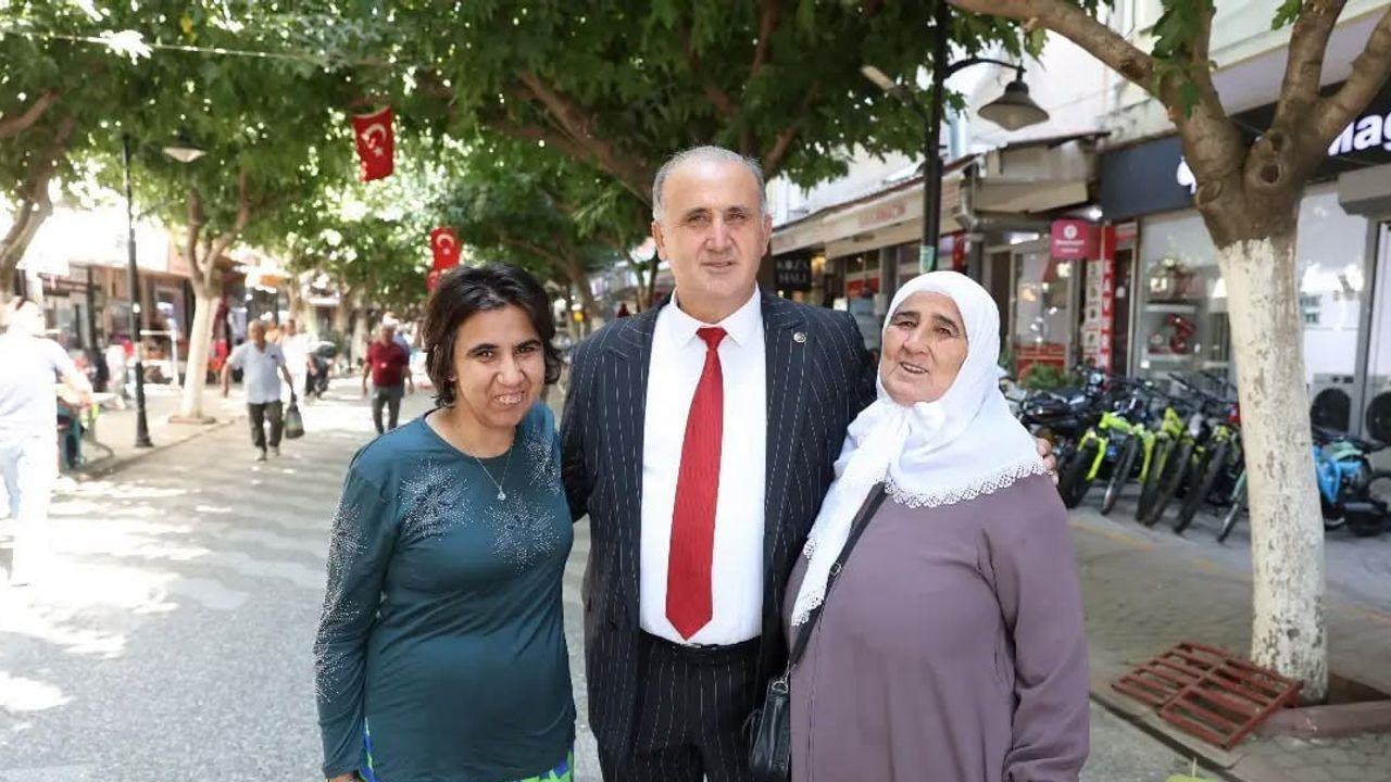 İncirliova pazarında halka dokunan ziyaret: Aytekin Kaya talepleri dinledi