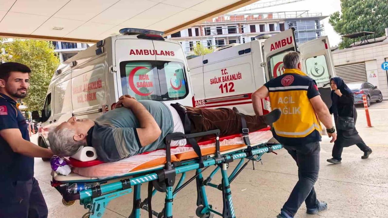 İnegöl'de çatıda tamirat sırasında merdivenden düşen 57 yaşındaki adam ağır yaralandı