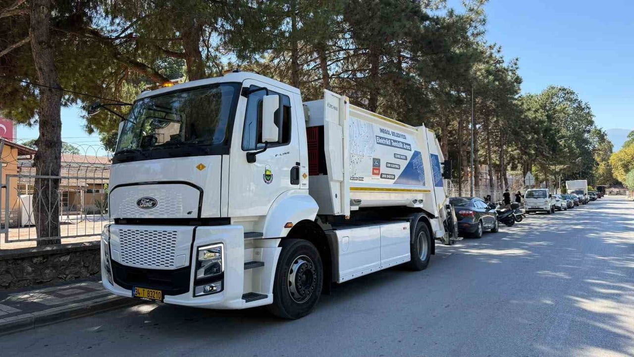 İnegöl'de çevreci adım: elektrikli çöp kamyonu sahada