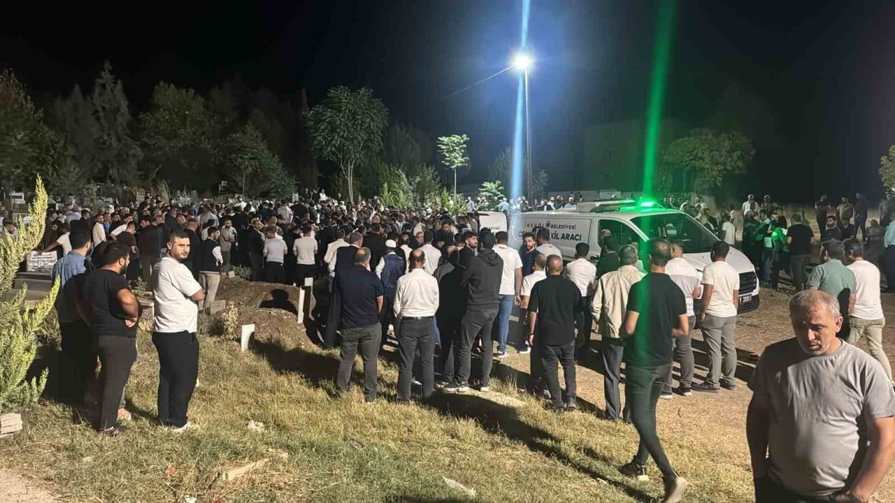 İnegöl'de kayıp bir çocuk: Ayşegül dualarla uğurlandı