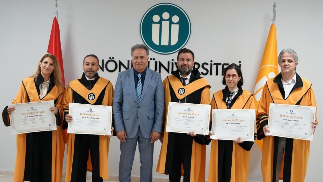 İnönü Üniversitesi'nde yeni profesör ve doçentlere cübbe töreni