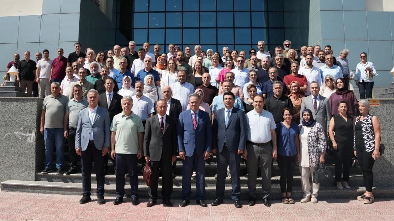İnönü Üniversitesinde liderlik eğitiminde protokol incelikleri paylaşıldı