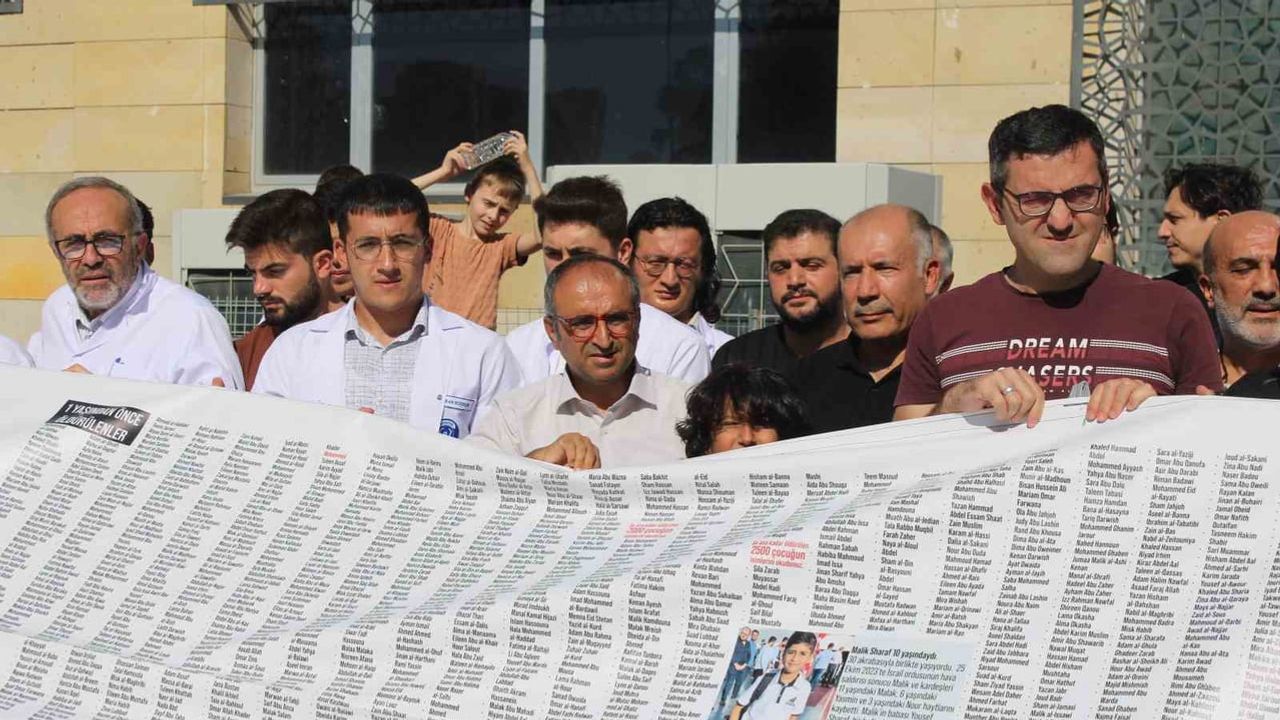 İsimler 12 metreye sığmadı: Kayseri'de Gazze için anma