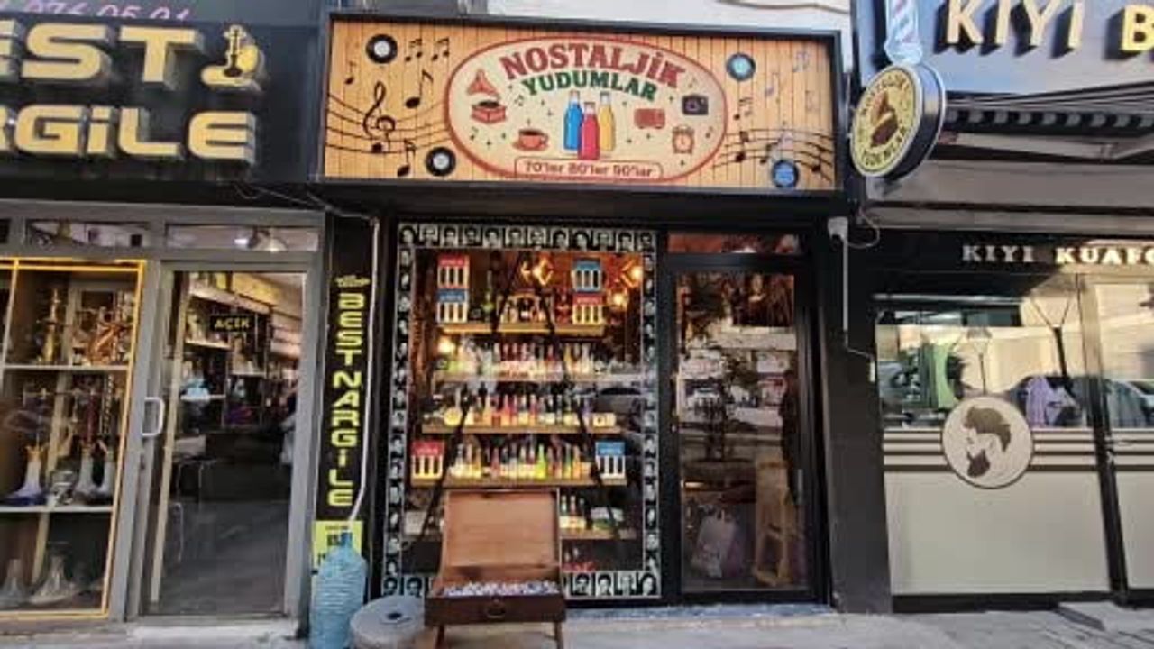 İskenderun'da 40 yıllık hatıraları canlandıran nostalji kafe