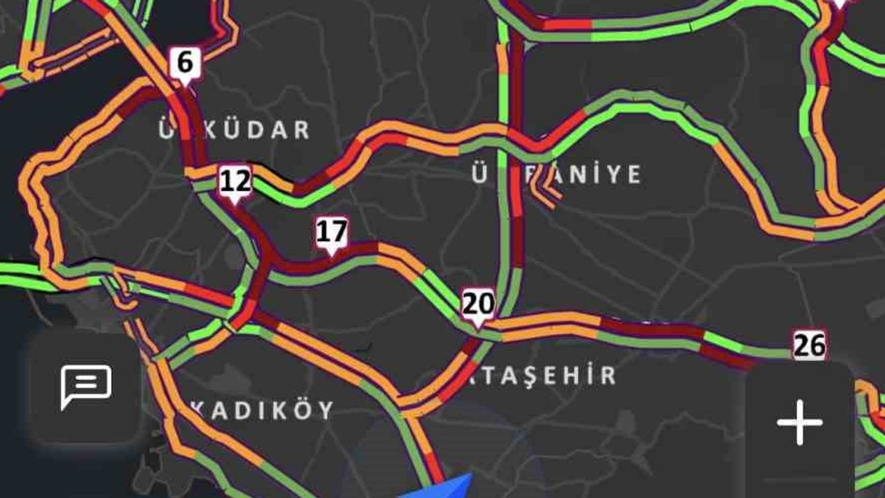 İstanbul'da yağış işe giriş saatlerinde trafiği ağırlaştırdı, Anadolu yakasında yoğunluk yüzde 78'e çıktı
