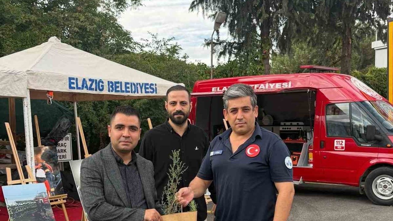 İtfaiyenin yeşil dokunuşu: Elazığ'da vatandaşlara ücretsiz fidan