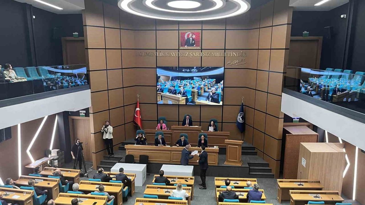 İtirazın ardından Üsküdar'da başkan vekilliği seçimi yeniden başladı