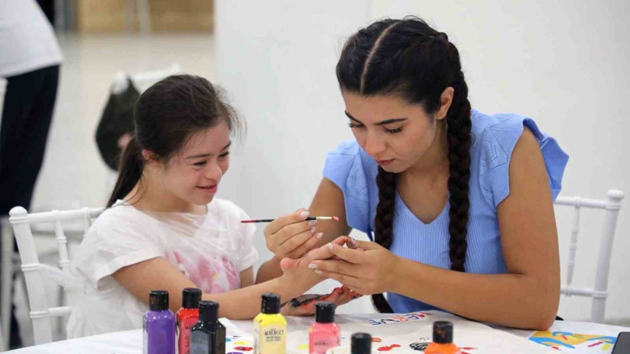 İz bırakan kalpler atölyesi Muğla'da çocukları ve aileleri buluşturdu