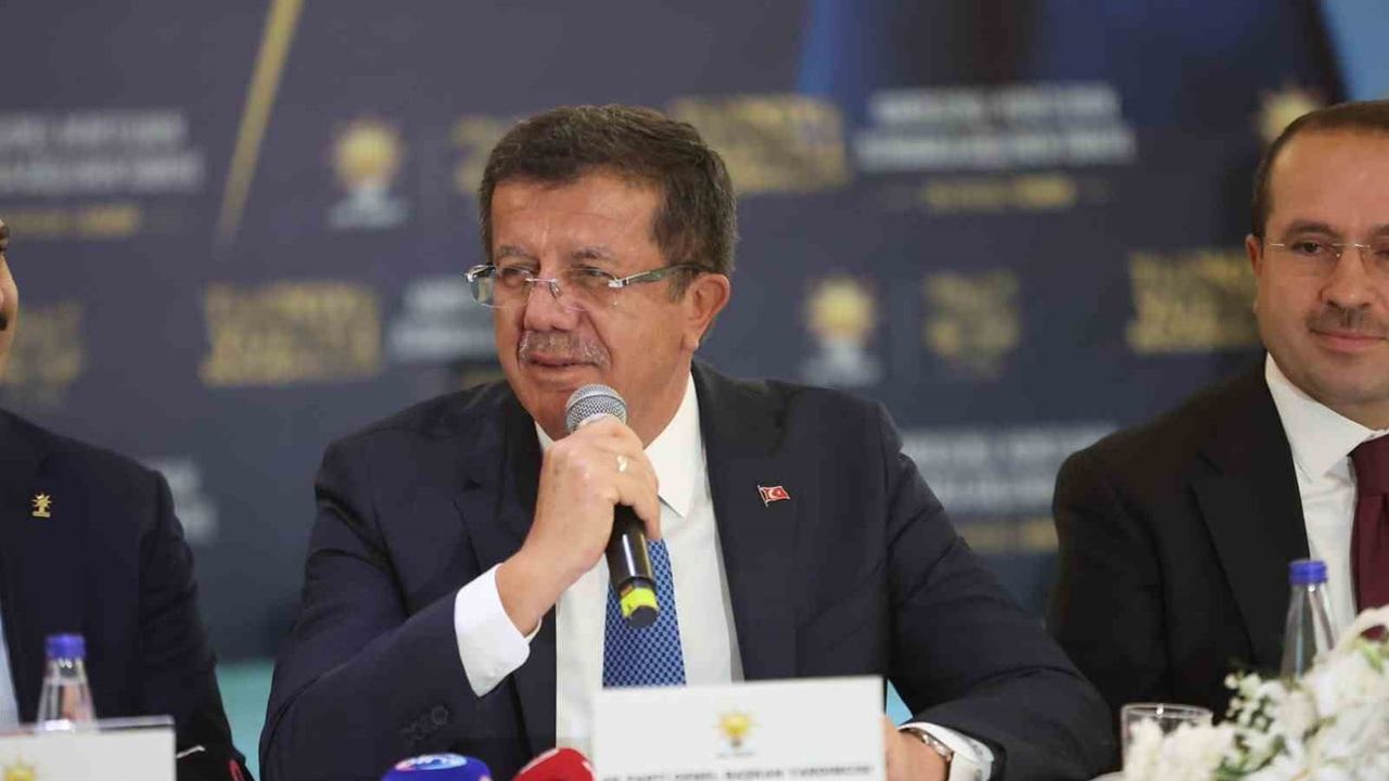 İzmir'de AK Parti 'Türkiye Yüzyılı buluşmaları' sahaya çıktı