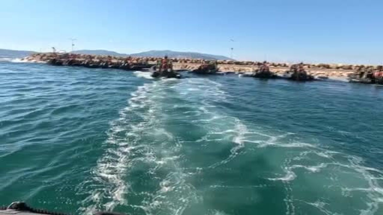 İzmir’de deniz hücum harekatı eğitimi düzenlendi
