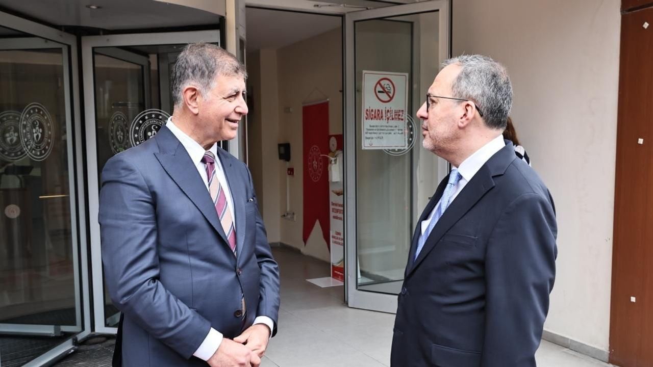İzmir'de öncelik hizmet, siyaset değişebilir: Kasapoğlu'ndan Cemil Tugay yorumu