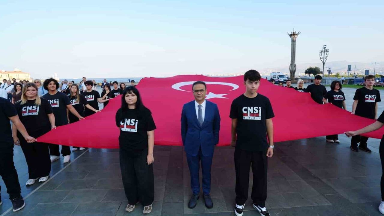 İzmir'de yeni dönemin ilk günü: 850 bin öğrenci, 50 bin öğretmen ders başında