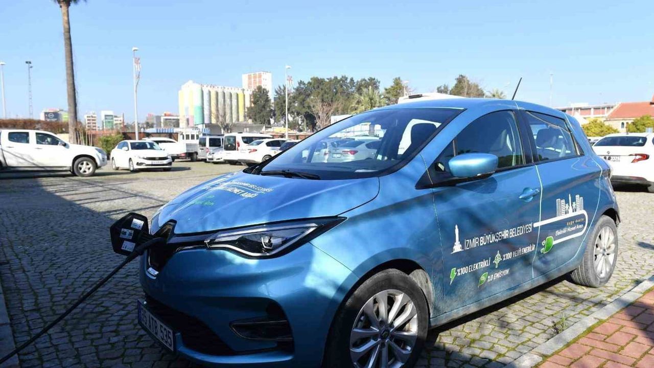İzmir'in 100 elektrikli aracı 7,5 milyon kilometrede yakıt ve bakım giderlerini düşürdü