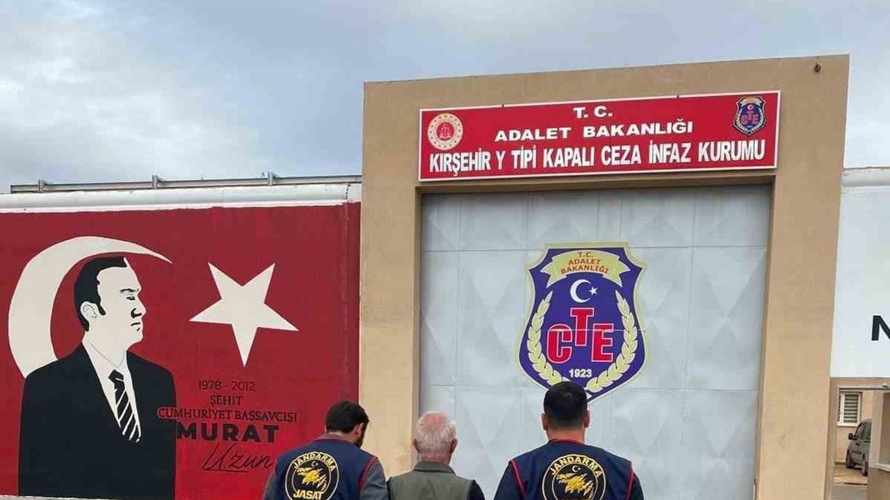Jandarma operasyonu: Kırşehir'de kesinleşmiş hapis cezası bulunan kişi JASAT dedektifleri tarafından yakalandı