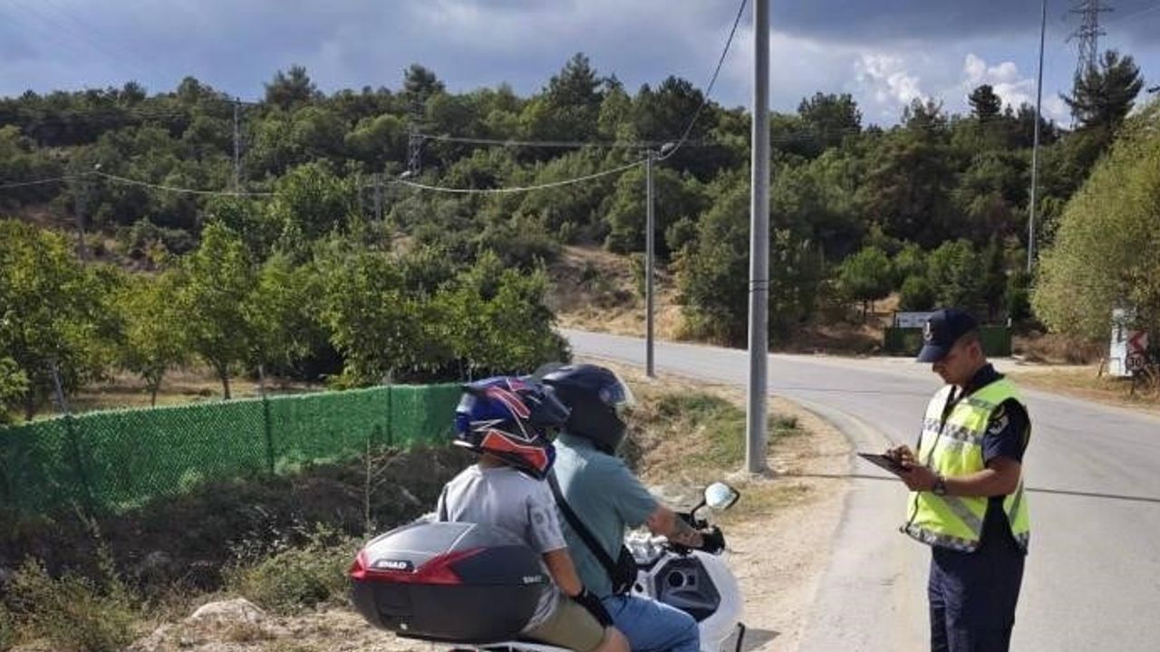 Jandarma Pelitözü Gölpark'ta motosiklet sürücülerine ekipman uyarısı