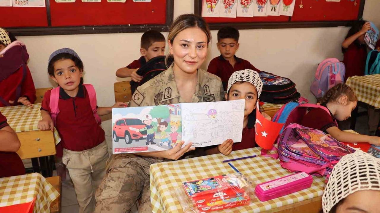 Jandarmadan Meşeli İlkokulu'na anlamlı ziyaret