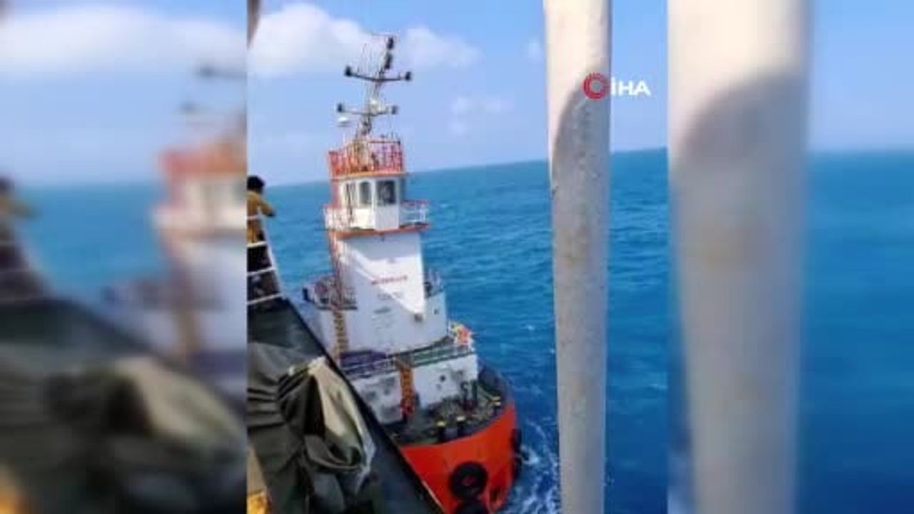 Java Denizi'nde yolcu gemisinin yan yatması sonucu 6 kişi hayatını kaybetti