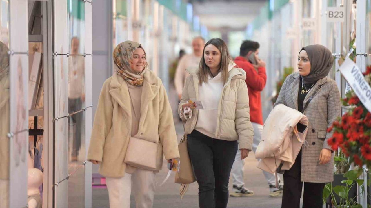 Junioshow: Bursa'dan yeni koleksiyonları dünyaya taşıyacak 8 eylül buluşması
