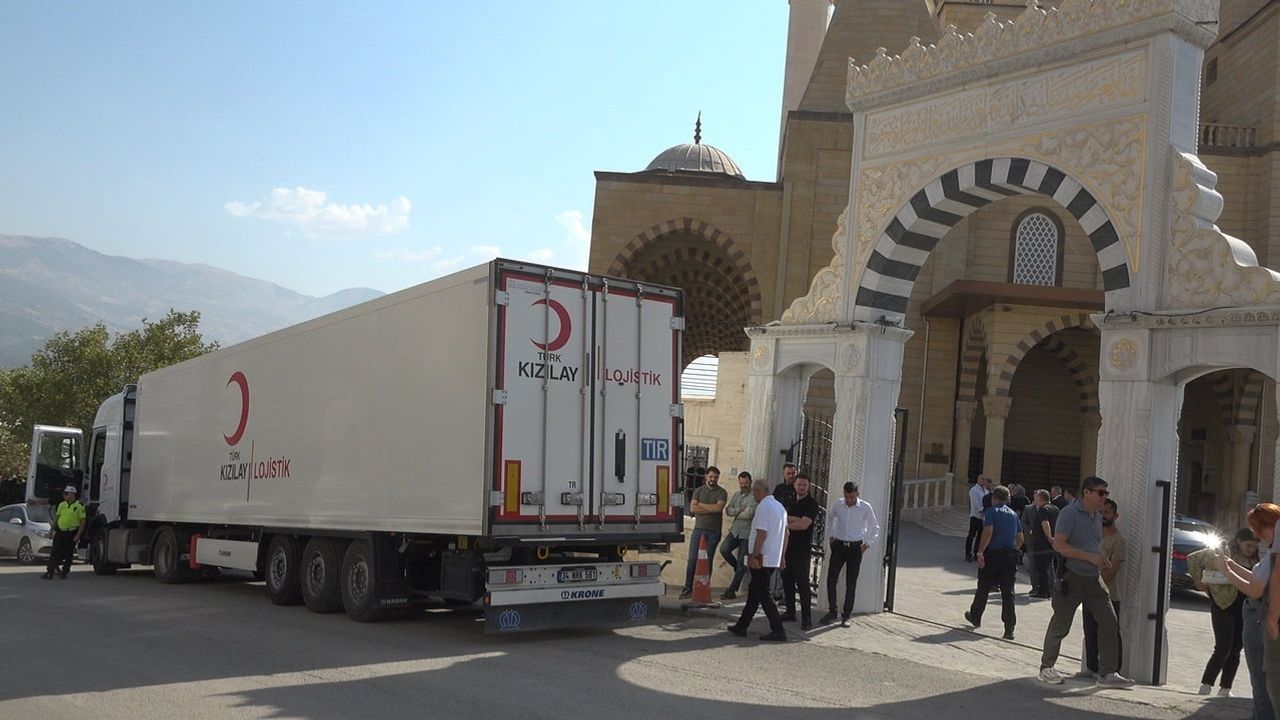 Kâbe örtüleri ve mukaddes emanetlerle Kahramanmaraş’ta manevi buluşma