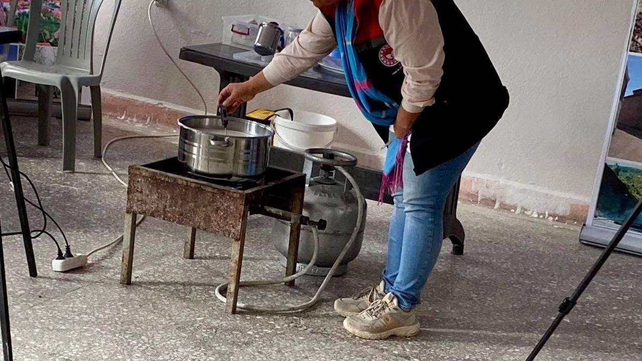 Kadın üreticilere süt ürünleri eğitimi: peyniri üretmekten pazarlamaya taşıyor