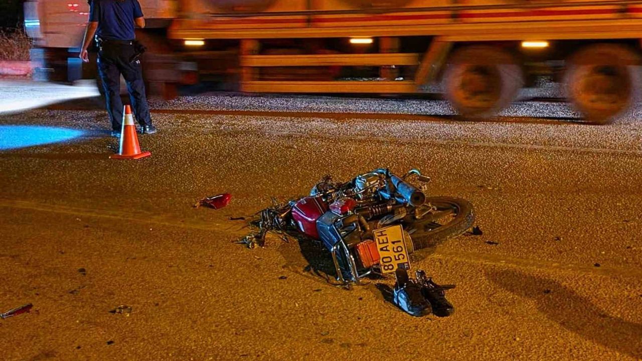 Kadirli'de çarpışma: motosiklet sürücüsü yaşamını yitirdi