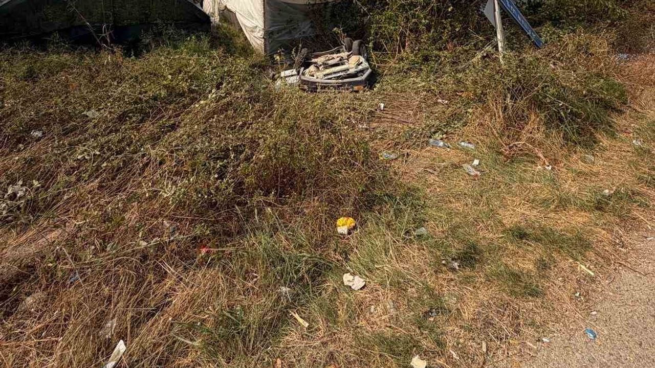Kadirli'de takla atan araç tarlaya uçtu; 3 kişi yaralandı