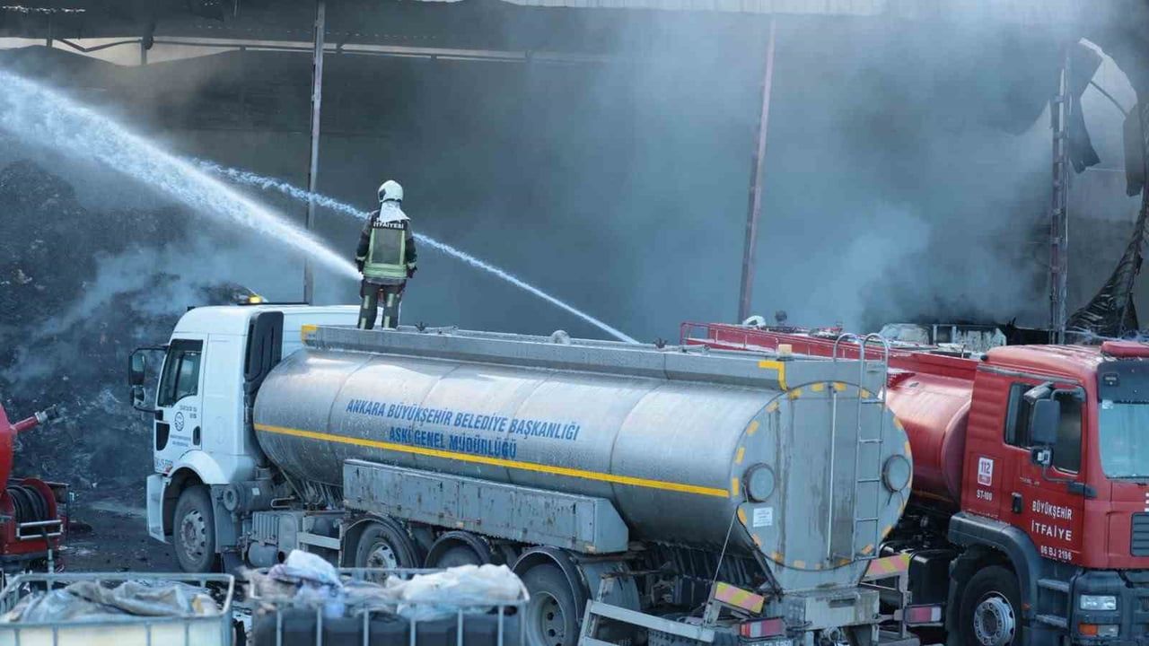 Kahramankazan'da plastik atık merkezinde alevler: itfaiye müdahalesi sürüyor
