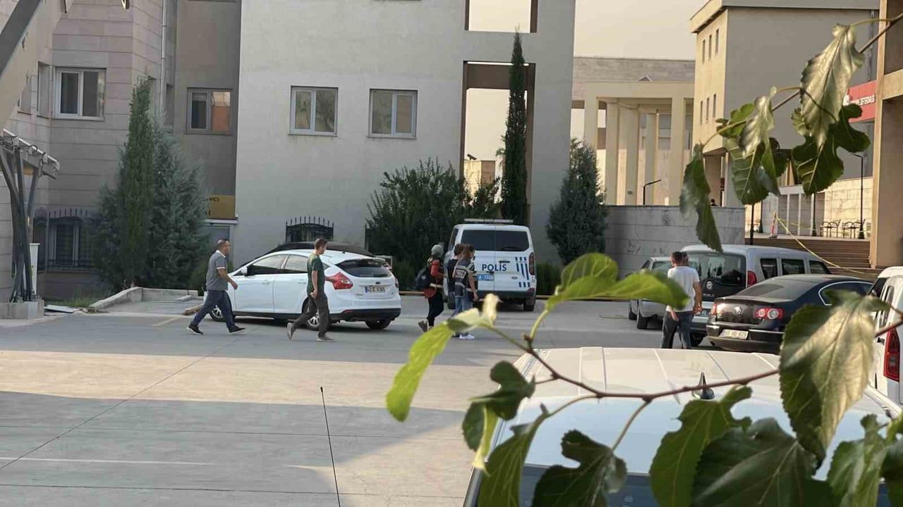 Kahramanmaraş davasında tahliye kararı kısa sürdü: anne Osmaniye’de tutuklandı